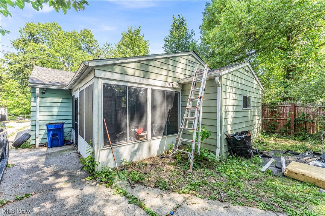 4414 E 142nd Street Cleveland OH 44128