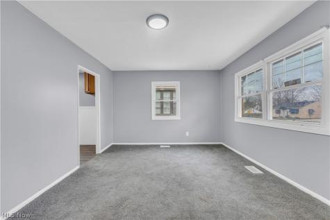 4414 E 142nd Street Cleveland OH 44128