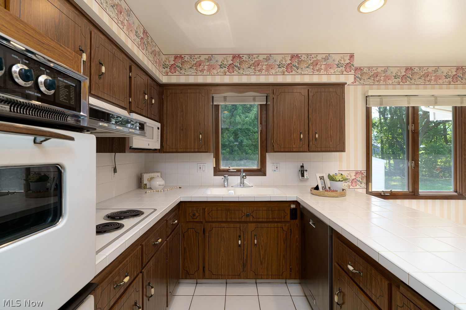 1737 Gladwin Drive Mayfield Heights OH 44124