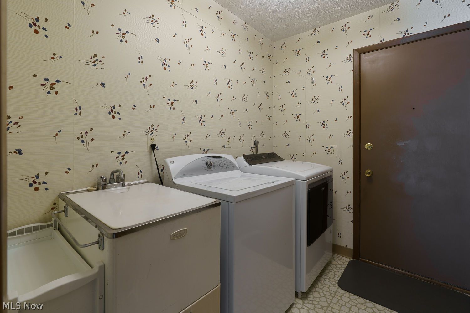 1737 Gladwin Drive Mayfield Heights OH 44124