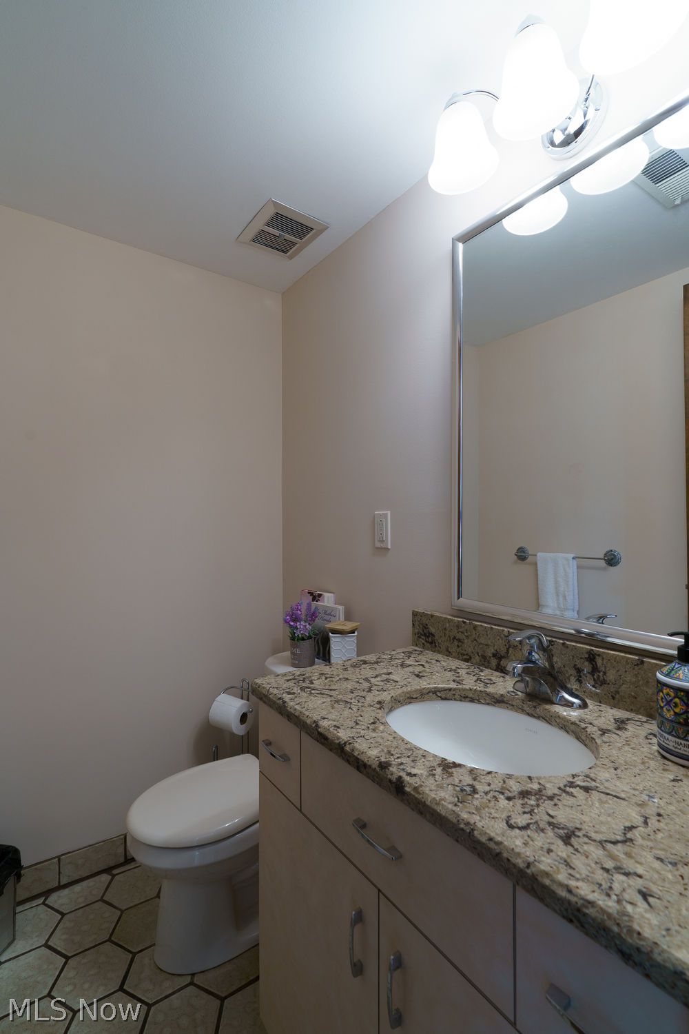 1737 Gladwin Drive Mayfield Heights OH 44124