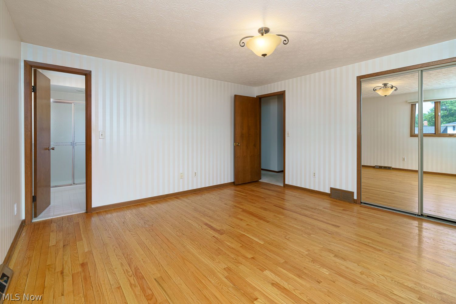1737 Gladwin Drive Mayfield Heights OH 44124