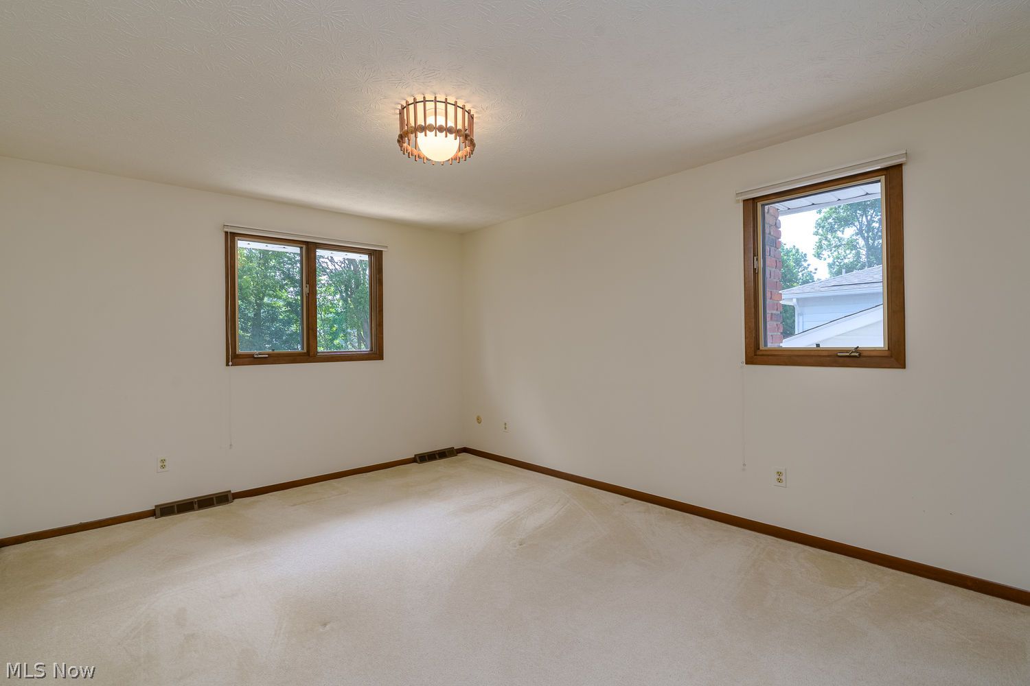 1737 Gladwin Drive Mayfield Heights OH 44124