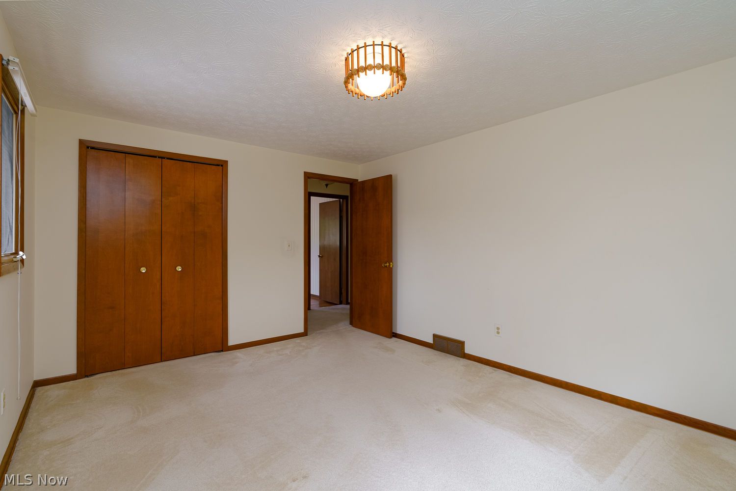 1737 Gladwin Drive Mayfield Heights OH 44124