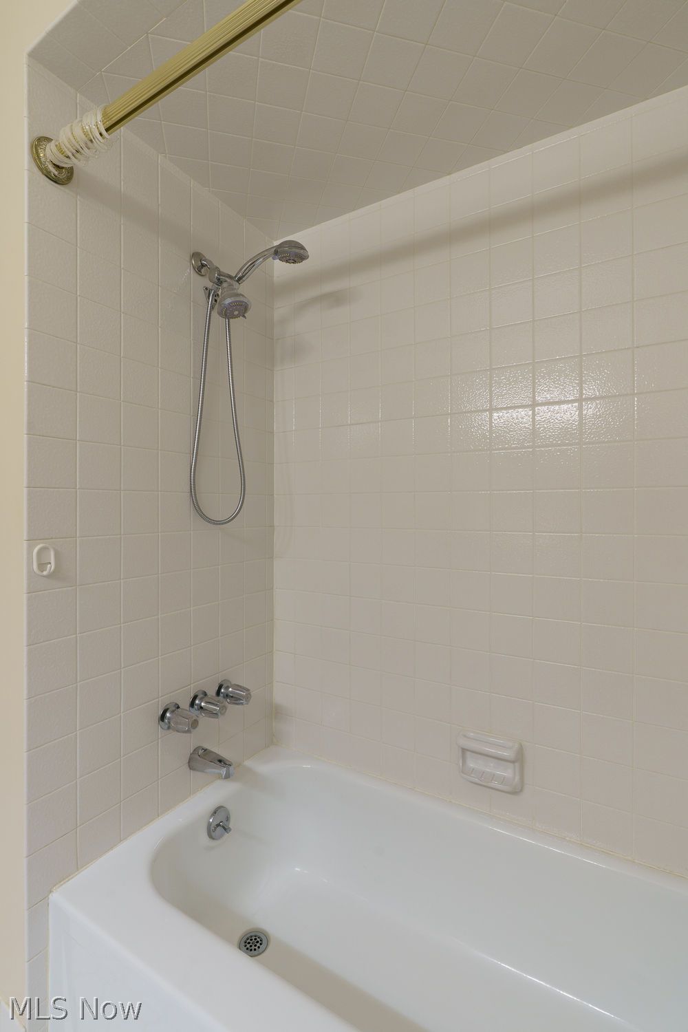 1737 Gladwin Drive Mayfield Heights OH 44124