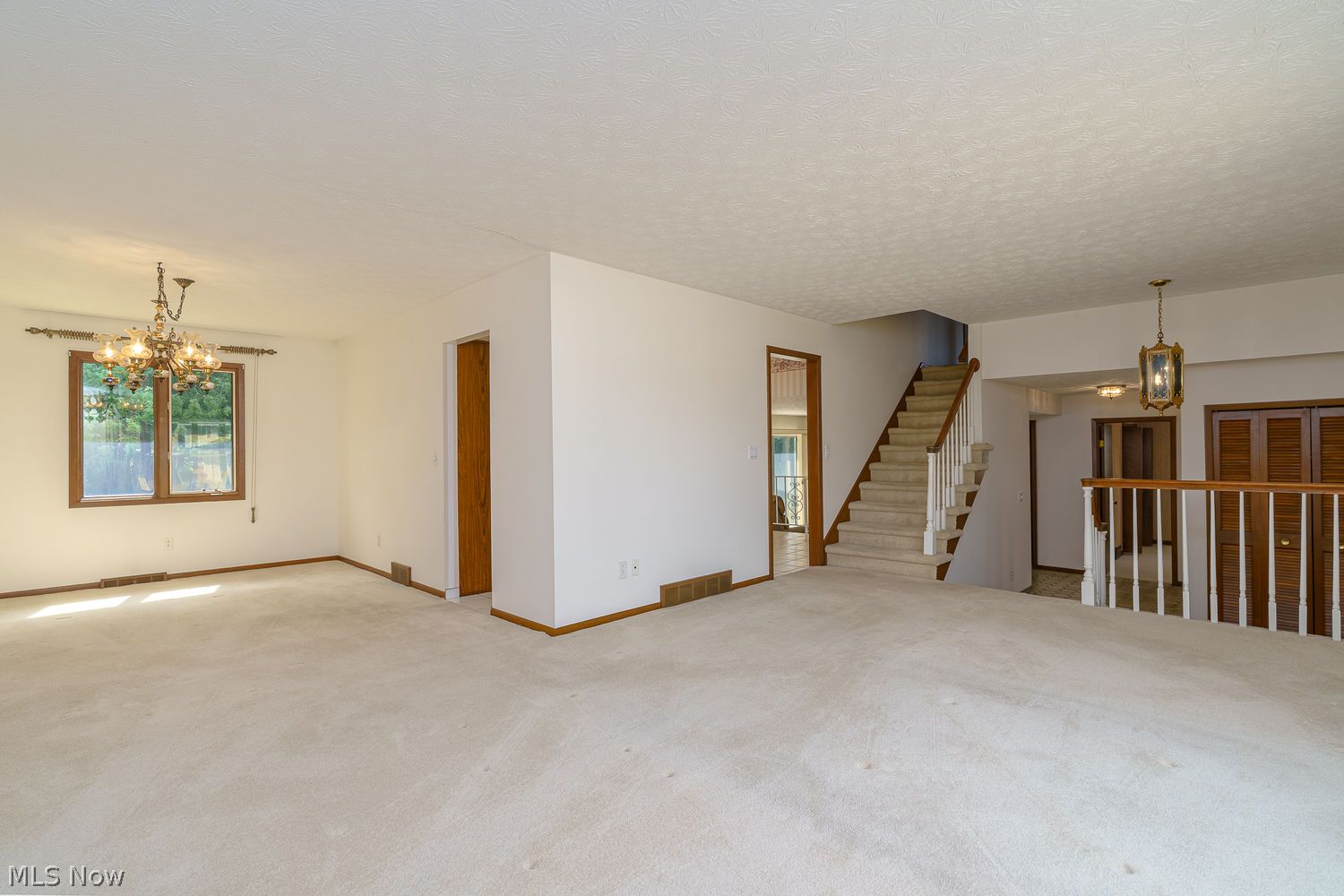 1737 Gladwin Drive Mayfield Heights OH 44124
