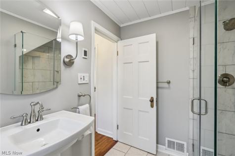 5115 Eastover Road Lyndhurst OH 44124
