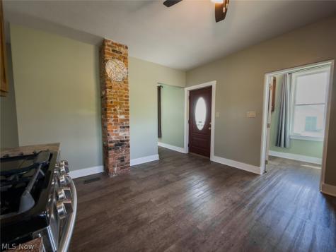 6895 Kemary Avenue SW Navarre OH 44662