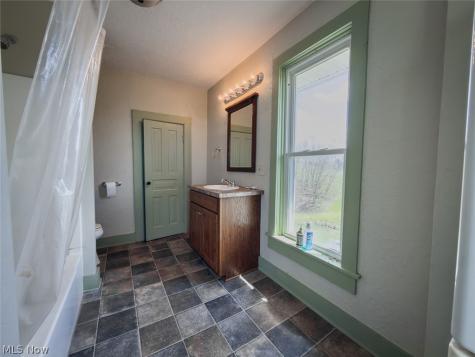 6895 Kemary Avenue SW Navarre OH 44662