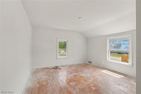 15603 Harvard Avenue Cleveland OH 44128