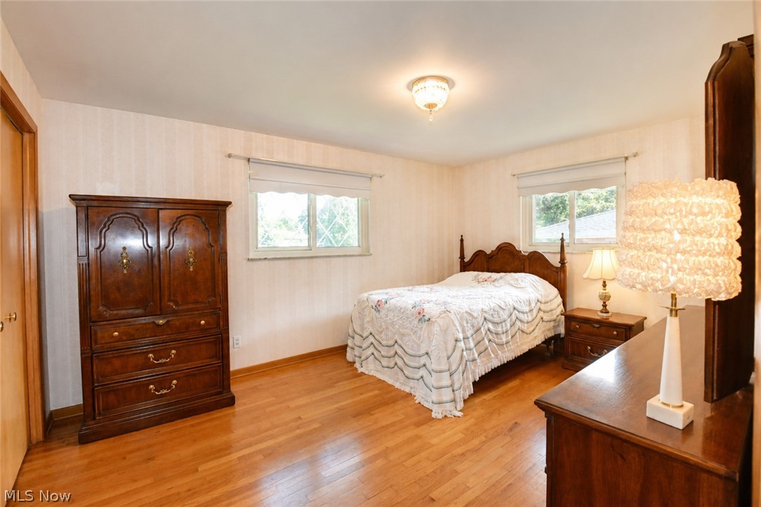 1634 Parkview Drive Seven Hills OH 44131