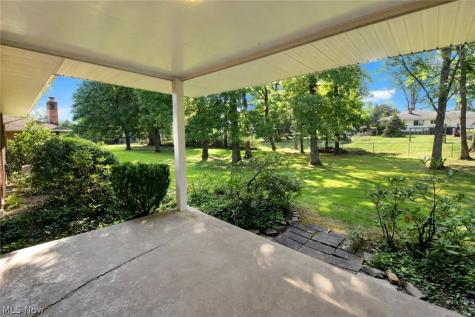 1634 Parkview Drive Seven Hills OH 44131