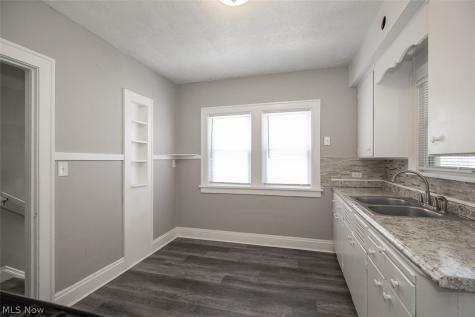 10203 Greenview Avenue Garfield Heights OH 44125