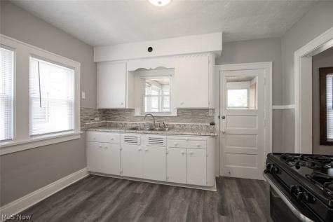 10203 Greenview Avenue Garfield Heights OH 44125