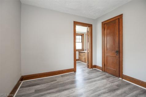 10203 Greenview Avenue Garfield Heights OH 44125