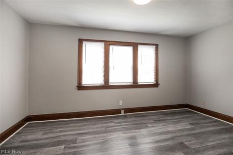10203 Greenview Avenue Garfield Heights OH 44125