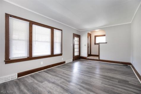 10203 Greenview Avenue Garfield Heights OH 44125