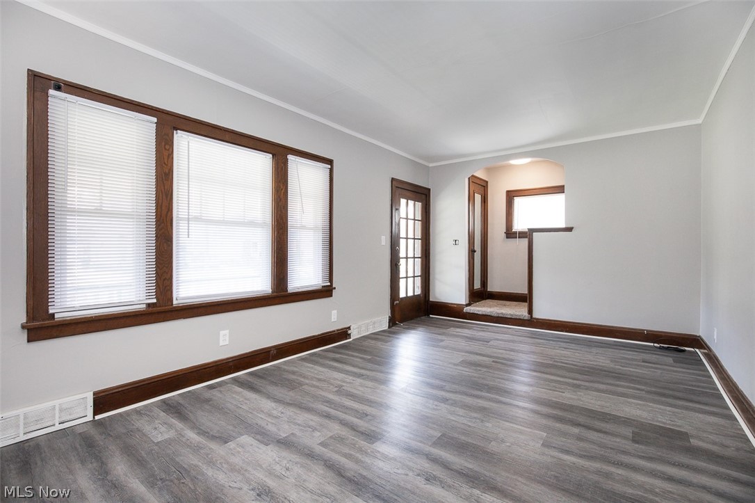 10203 Greenview Avenue Garfield Heights OH 44125