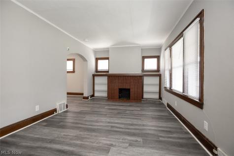 10203 Greenview Avenue Garfield Heights OH 44125