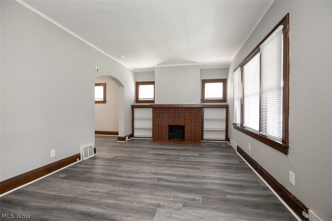 10203 Greenview Avenue Garfield Heights OH 44125