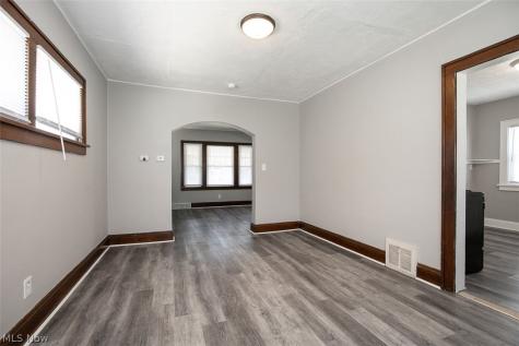 10203 Greenview Avenue Garfield Heights OH 44125