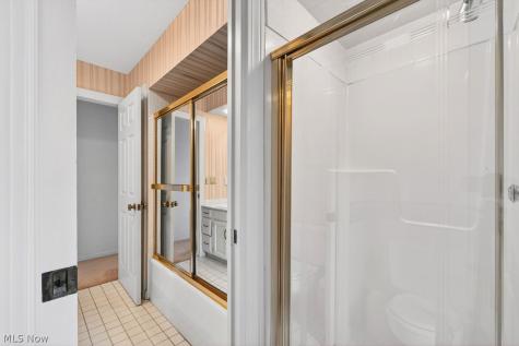 32926 Lake Road Avon Lake OH 44012