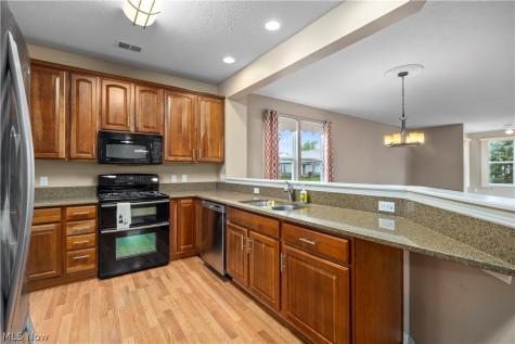 9428 Drury Way North Ridgeville OH 44039