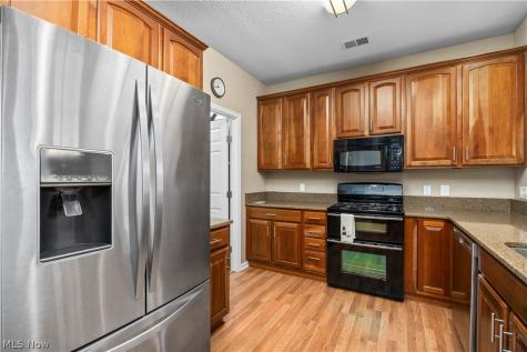 9428 Drury Way North Ridgeville OH 44039