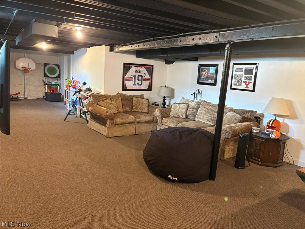 9120 Howland Springs Road SE Warren OH 44484