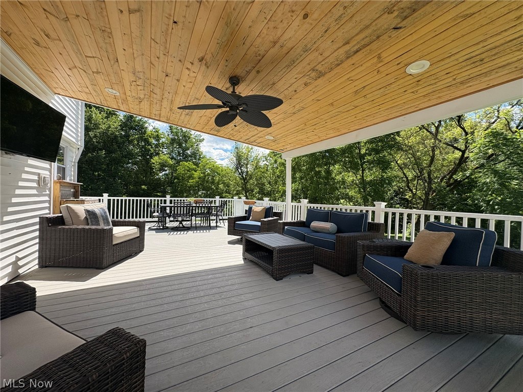 9120 Howland Springs Road SE Warren OH 44484