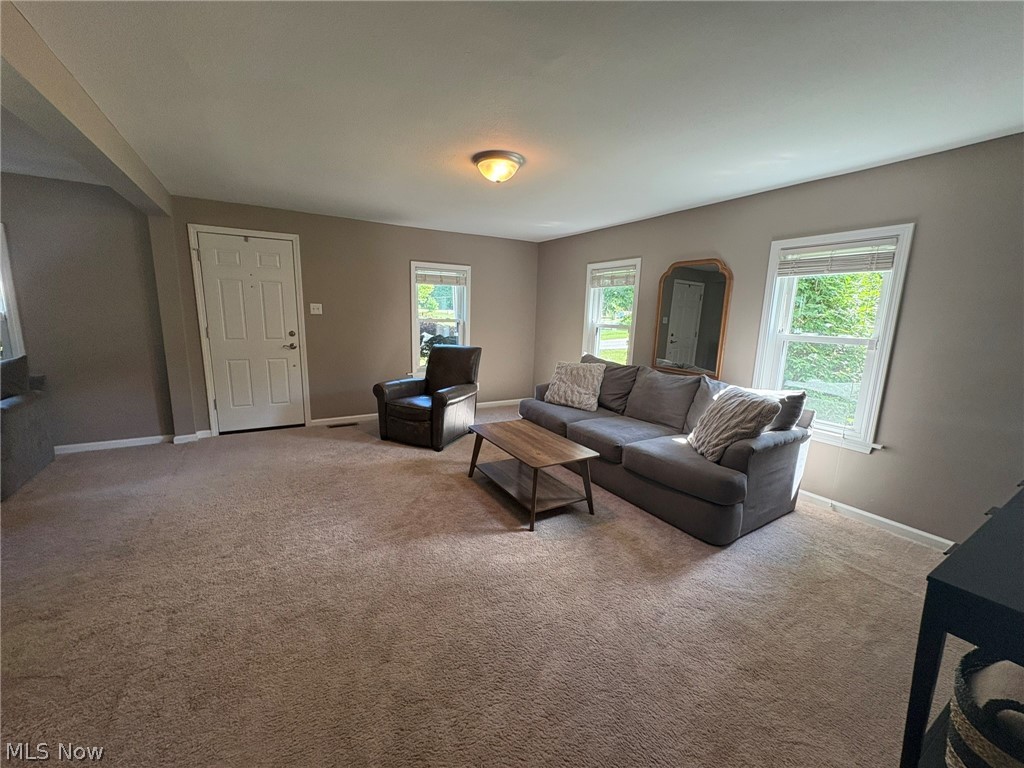 9120 Howland Springs Road SE Warren OH 44484