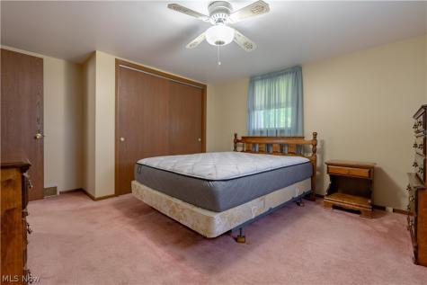 1860 N Freshley Avenue Alliance OH 44601