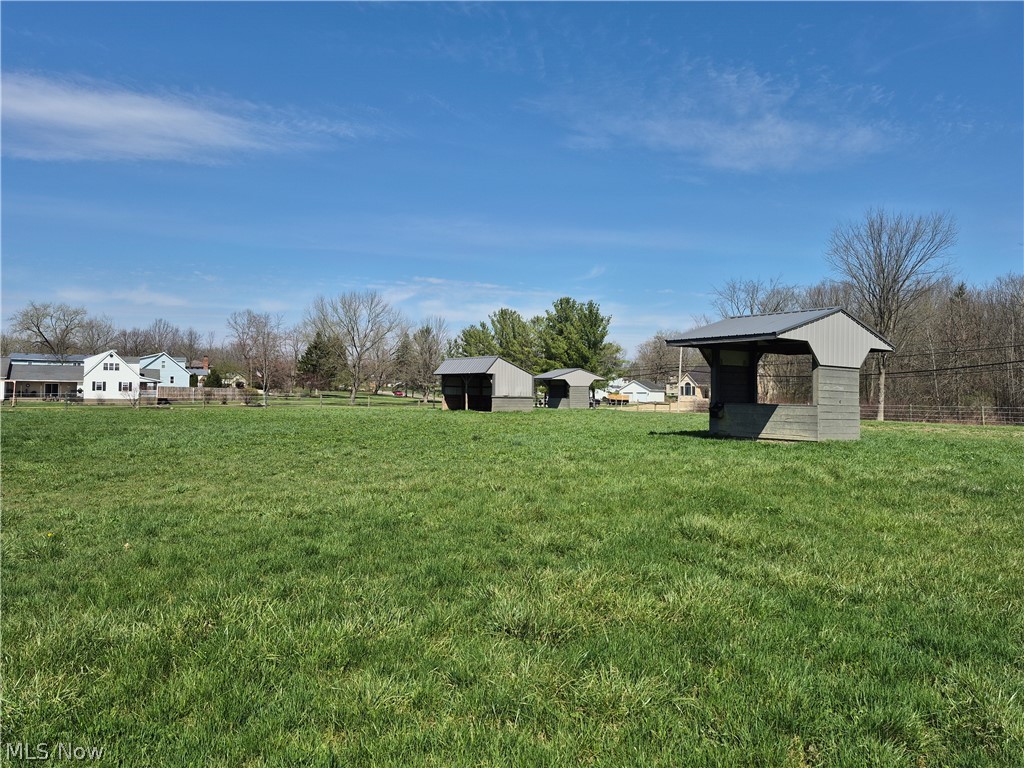 357 State Road NW Warren OH 44483