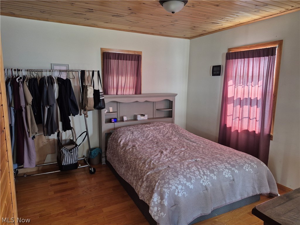 357 State Road NW Warren OH 44483