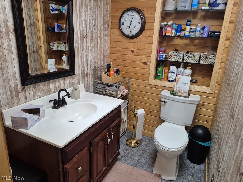 357 State Road NW Warren OH 44483