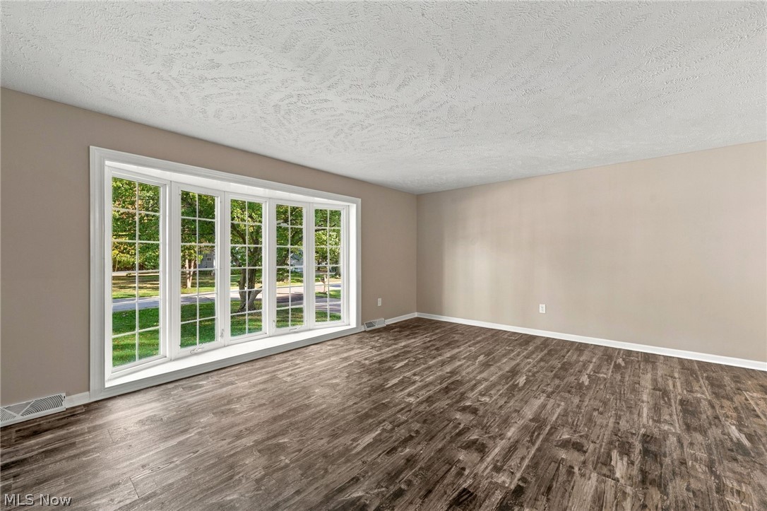 6004 Collins Road Mentor OH 44060
