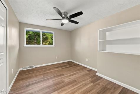 6004 Collins Road Mentor OH 44060