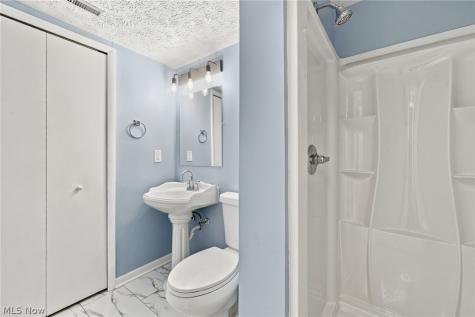 6004 Collins Road Mentor OH 44060