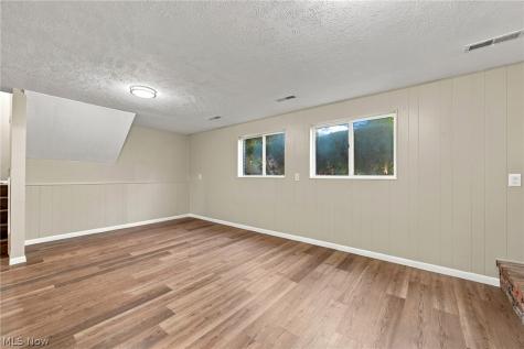 6004 Collins Road Mentor OH 44060