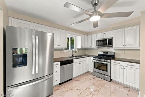 6004 Collins Road Mentor OH 44060