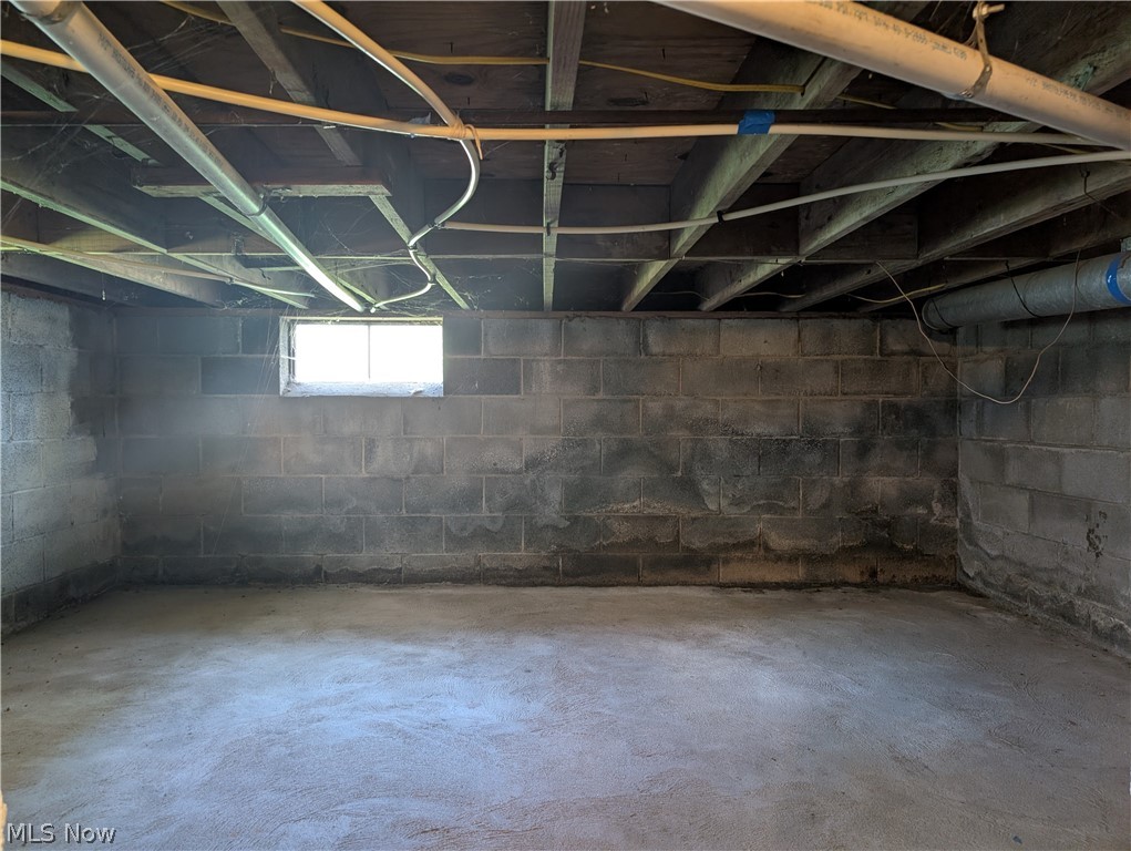 909 E 16th Street Ashtabula OH 44004