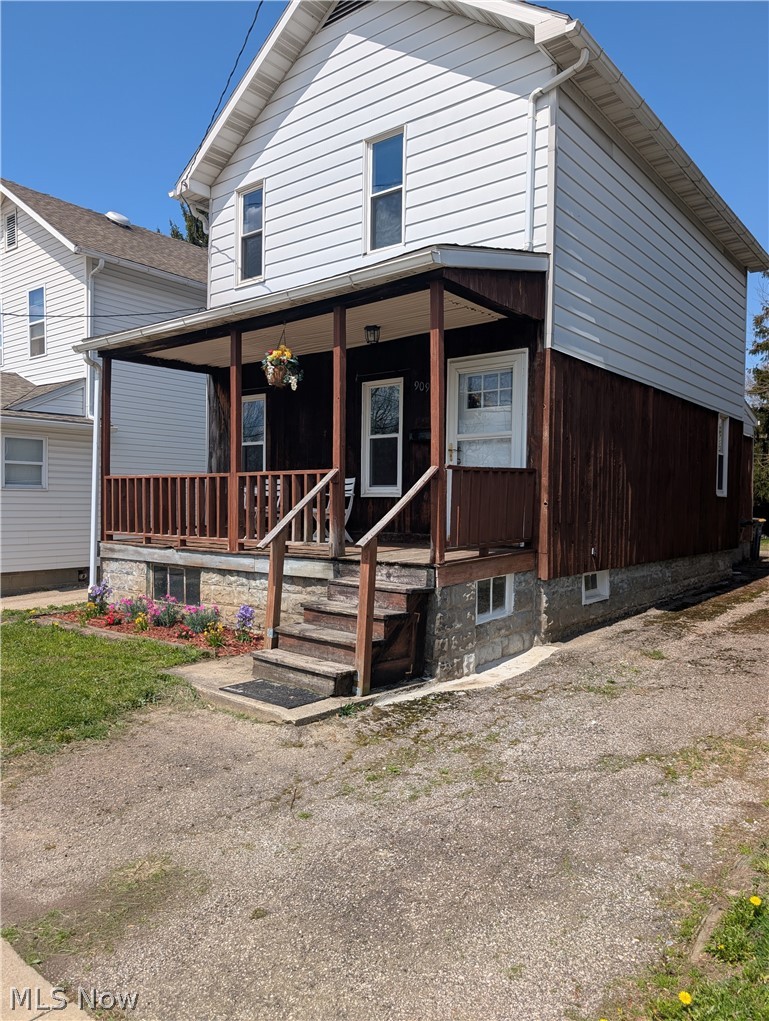 909 E 16th Street Ashtabula OH 44004