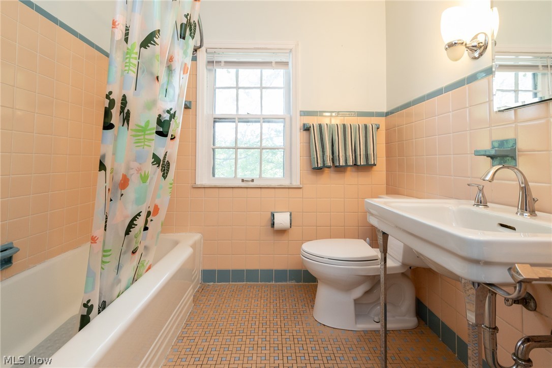 23425 Duffield Road Shaker Heights OH 44122