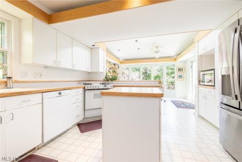 23425 Duffield Road Shaker Heights OH 44122