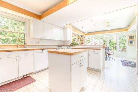 23425 Duffield Road Shaker Heights OH 44122