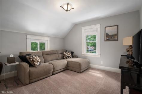 26230 Elinore Avenue Euclid OH 44132