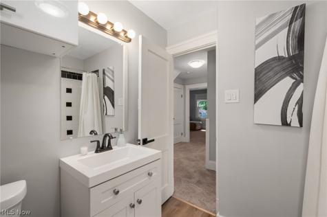 26230 Elinore Avenue Euclid OH 44132