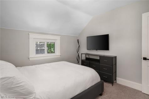 26230 Elinore Avenue Euclid OH 44132