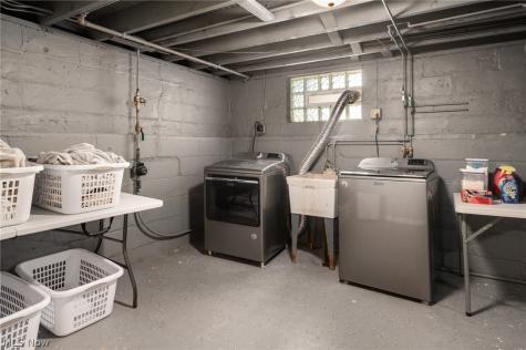 26230 Elinore Avenue Euclid OH 44132