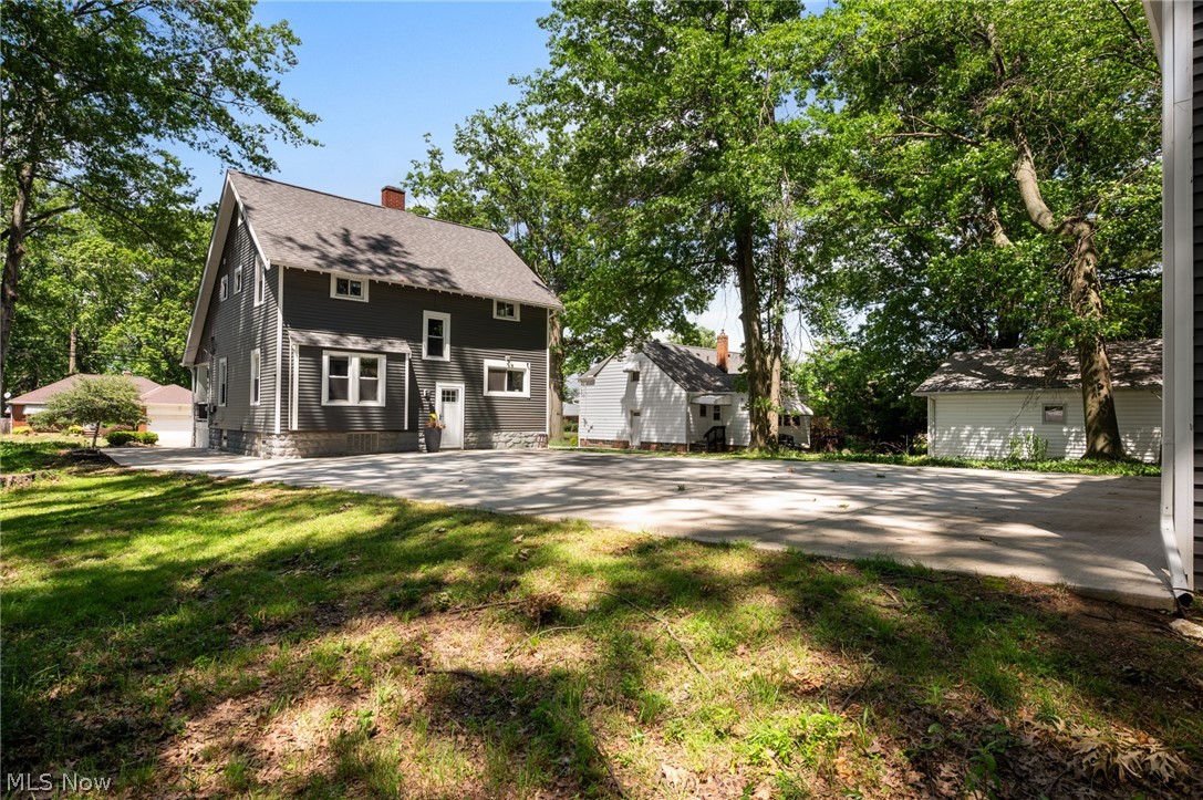 26230 Elinore Avenue Euclid OH 44132
